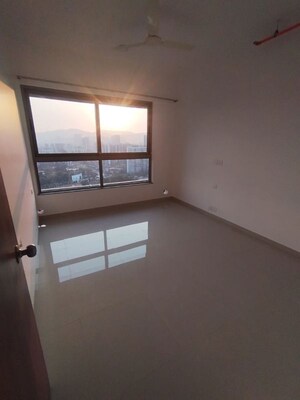 Room in 2 BHK Apartment at Kalpataru Immensa, Kolshet Road – for Rent