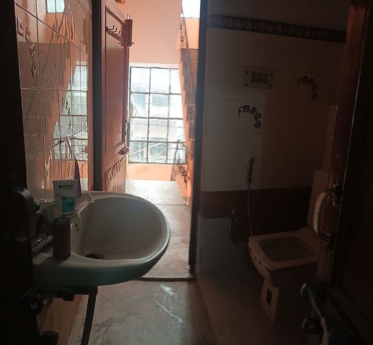 Bathroom, sector 12 1 Bedroom 540 Sq.Ft. Independent House In Sector 12 Noida 10542003