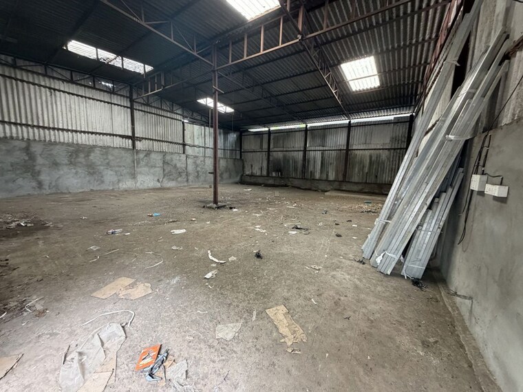  Parking, kothari-warehouse Commercial Warehouse 2000 Sq.Ft. In Kokanipada Thane 10542015