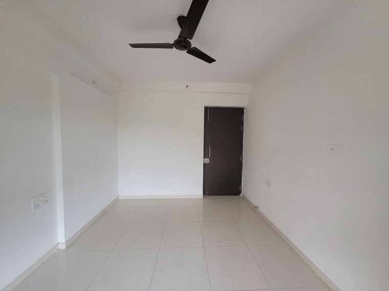 Room, godrej-emerald 1.5 Bedroom 510 Sq.Ft. Apartment In Ghodbunder Road Thane 10541885