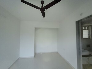 Room in 1.5 BHK Apartment at Godrej Emerald, Ghodbunder Road – for Rent