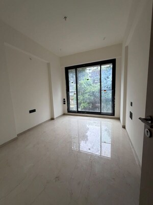 Room in 3 BHK Apartment at Santacruz West – for Rent
