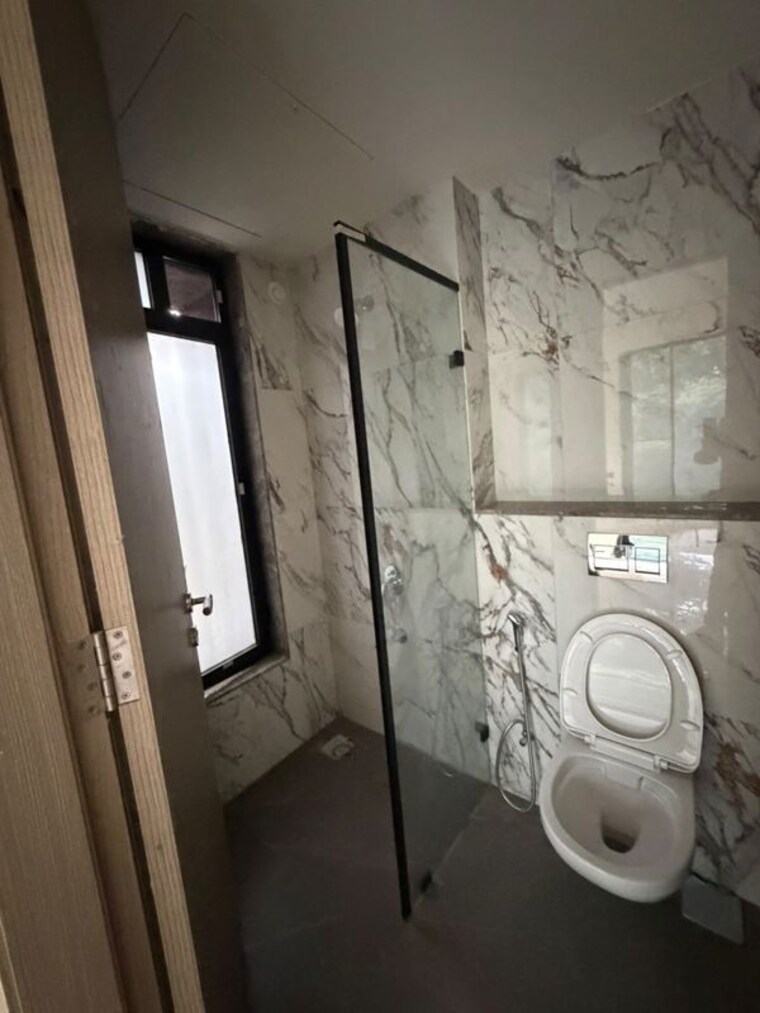 Bathroom, santacruz west 3 Bedroom 1100 Sq.Ft. Apartment In Santacruz West Mumbai 10541390