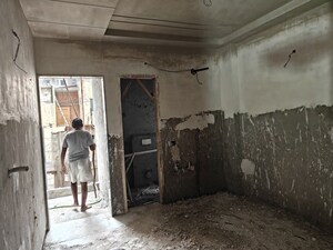 Room in 3 BHK Builder Floor at Ashok Vihar – for Sale