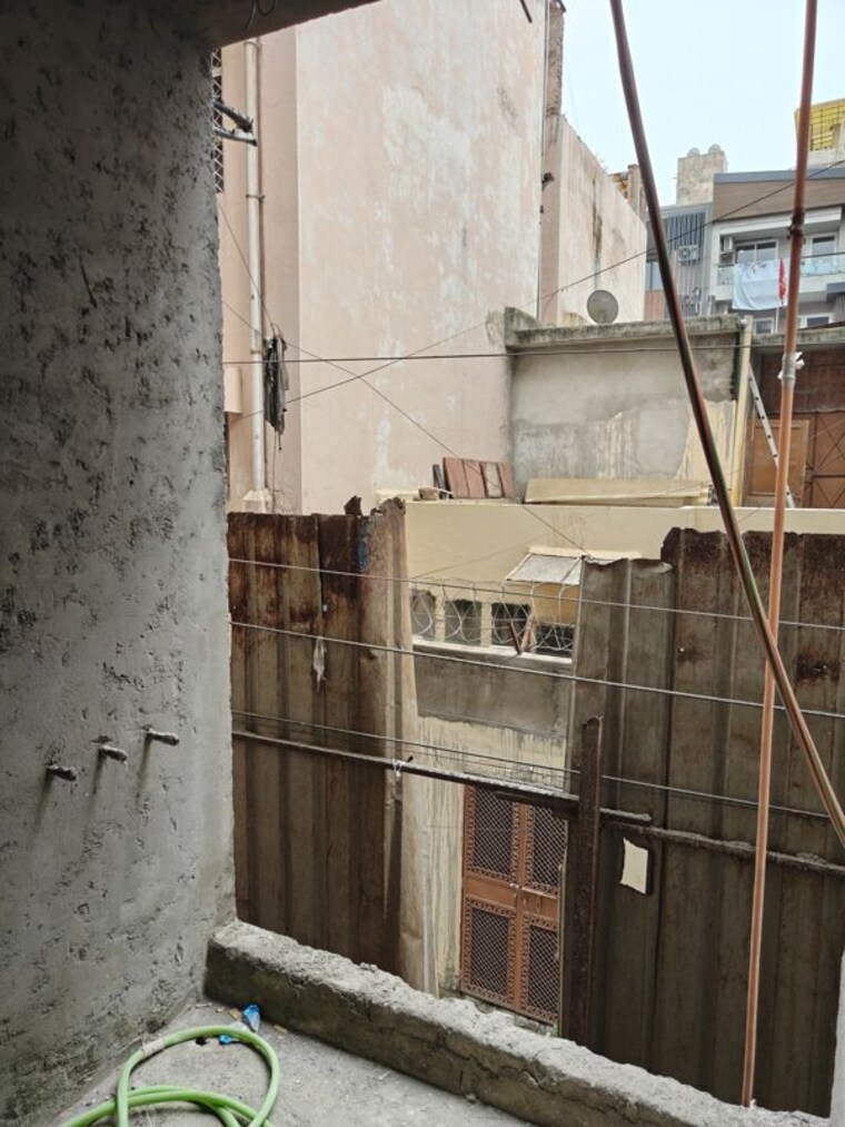 Balcony, ashok vihar 3 Bedroom 1350 Sq.Ft. Builder Floor In Ashok Vihar Delhi 10542045