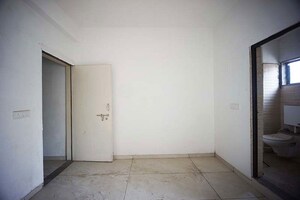 Room in 3 BHK Independent House at Hathijan – for Sale