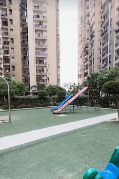 2 BHK + Prayer Room,Servant Room,Study Room,Extra Room,Basement,Store Room Apartment For Sale in SCC Sapphire