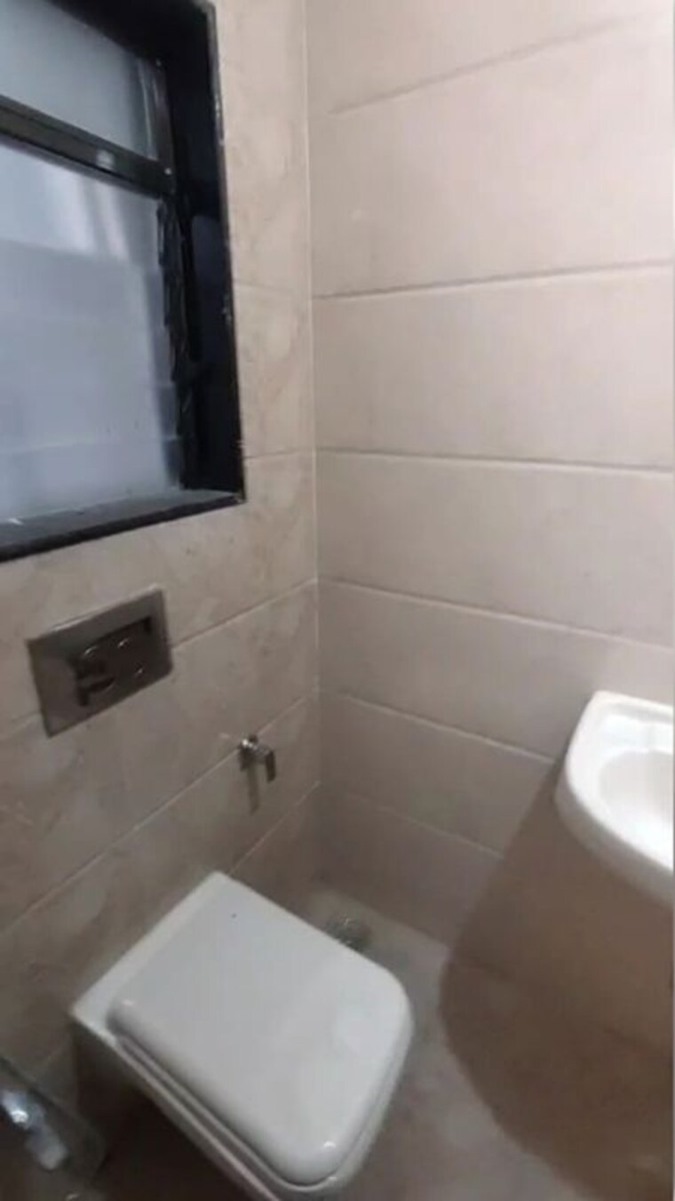 Bathroom, meena-parvati-sadan 2.5 Bedroom 1040 Sq.Ft. Apartment In Chembur Mumbai 10542069