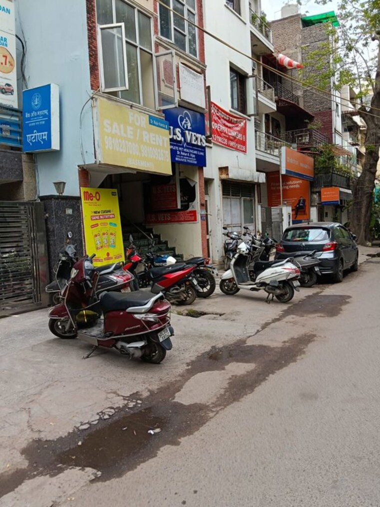  Parking, naraina Commercial Shop 2000 Sq.Ft. In Naraina Delhi 10542043