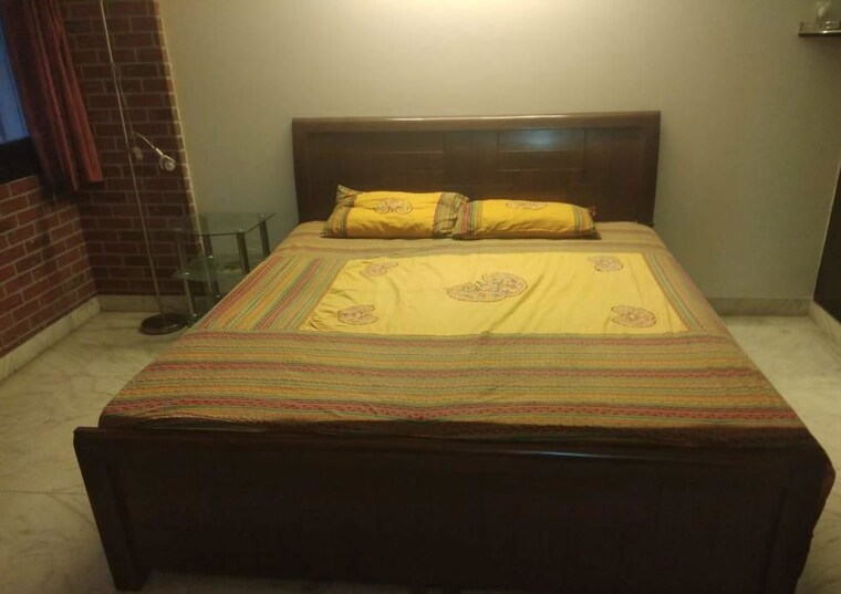 Bedroom, greater kailash i 3 Bedroom 1800 Sq.Ft. Builder Floor In Greater Kailash I Delhi 10542094