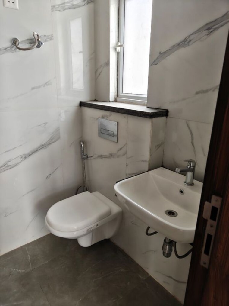 Bathroom, signature-global-park 3 Bedroom 1550 Sq.Ft. Builder Floor In Sohna Sector 36 Gurgaon 10542084