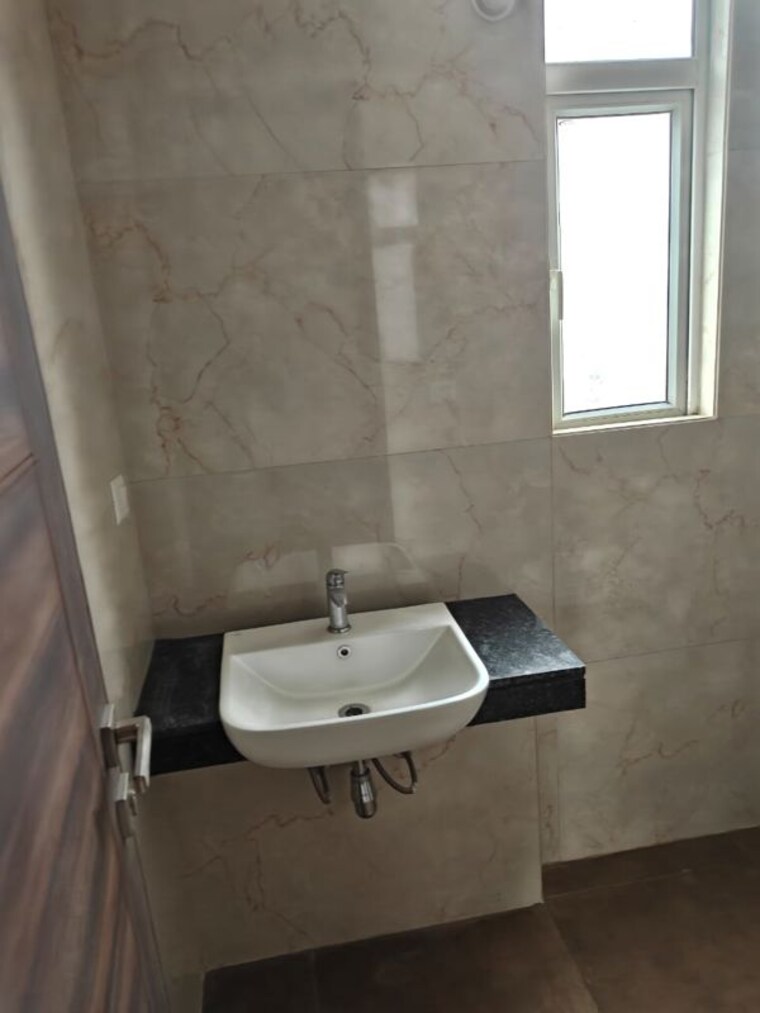 Bathroom, signature-global-park 3 Bedroom 1550 Sq.Ft. Builder Floor In Sohna Sector 36 Gurgaon 10542084