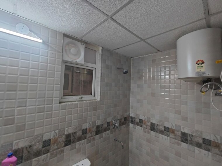 Bathroom, signature-global-park 3 Bedroom 1550 Sq.Ft. Builder Floor In Sohna Sector 36 Gurgaon 10542084