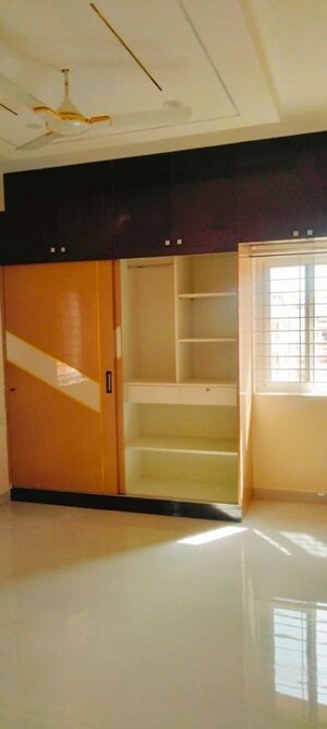 Room in 2 BHK Apartment at SLV Icon, Yelahanka – for Rent