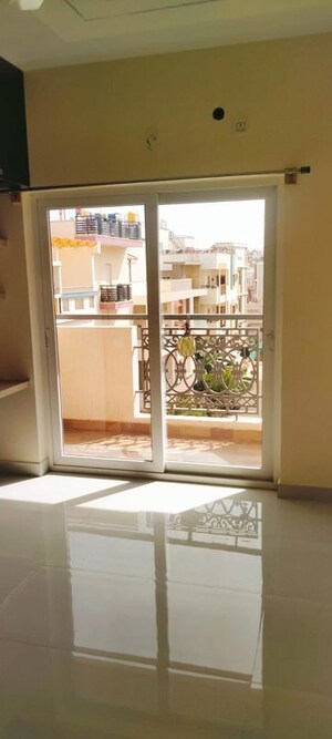 Room in 2 BHK Apartment at SLV Icon, Yelahanka – for Rent