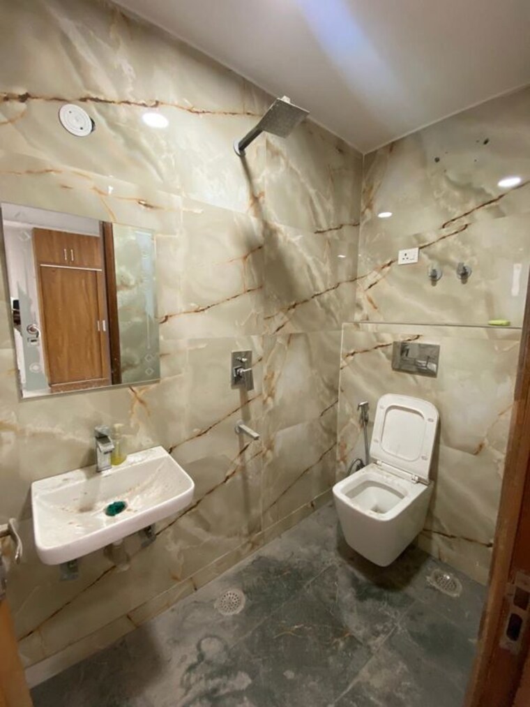 Bathroom, saket 2 Bedroom 800 Sq.Ft. Builder Floor In Saket Delhi 10542113