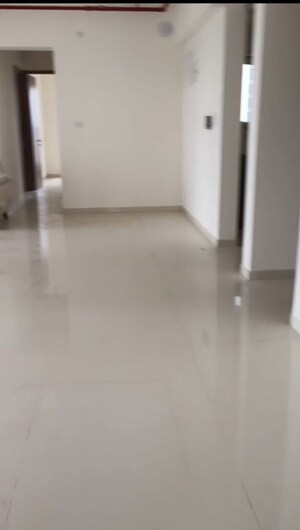 Room in 4 BHK Apartment at Runwal Sanctuary, Mulund West – for Sale