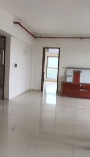 Room in 4 BHK Apartment at Runwal Sanctuary, Mulund West – for Sale