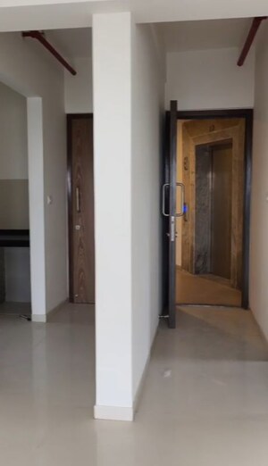 Room in 4 BHK Apartment at Runwal Sanctuary, Mulund West – for Sale