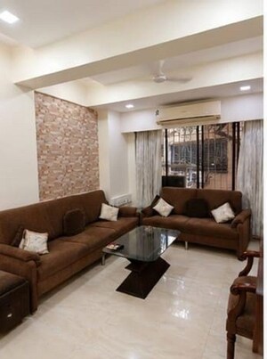 2 BHK Apartment For Rent in Khar West