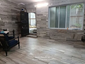 Living Room in 2 BHK Apartment at Santacruz West – for Rent