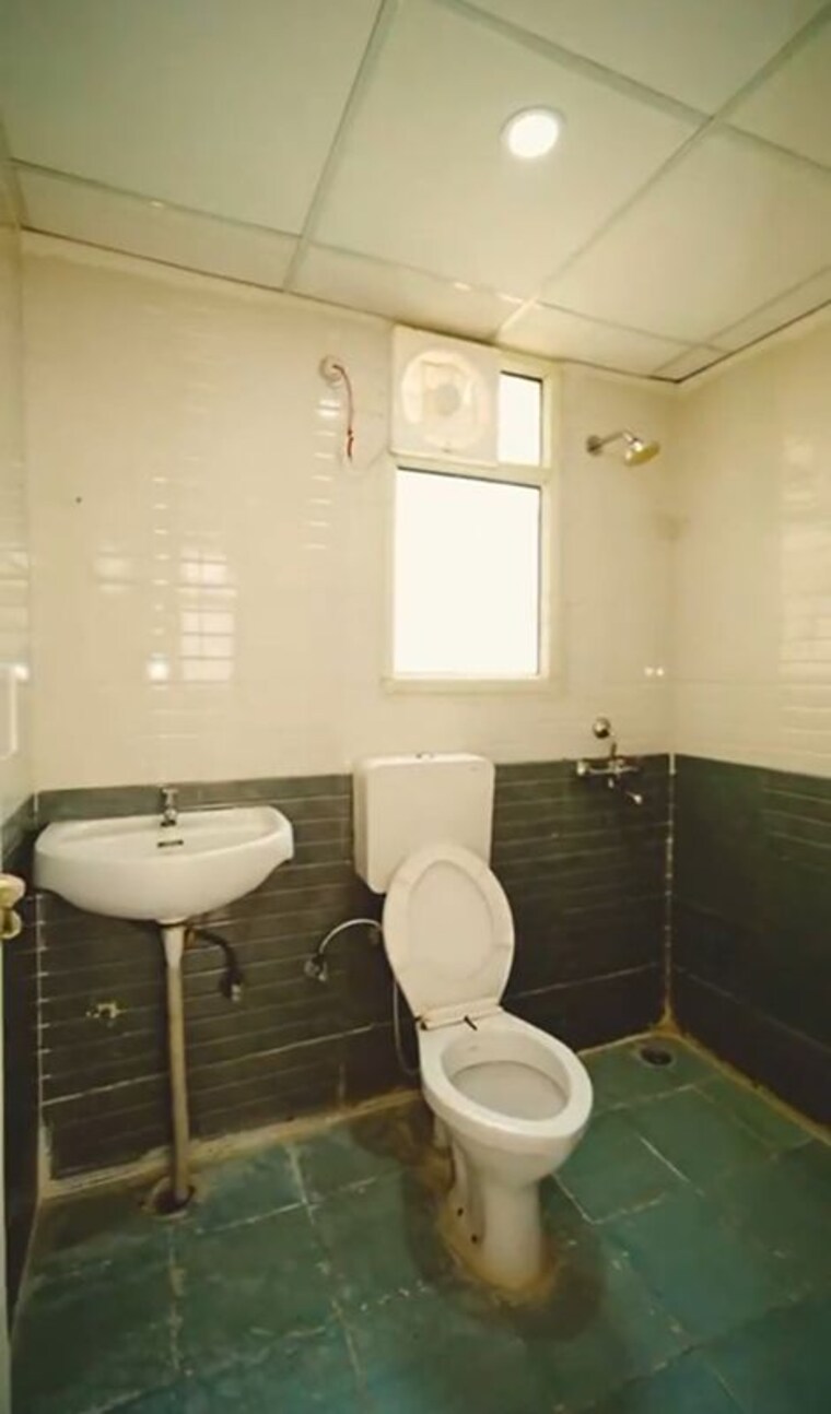 Bathroom, rof-ananda 2.5 Bedroom 645 Sq.Ft. Apartment In Sector 95 Gurgaon 10542234