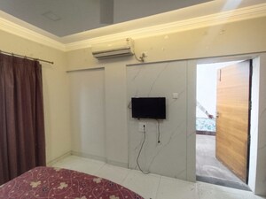 Room in 3 BHK Apartment at Kharadi – for Rent