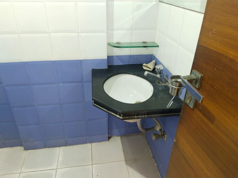 Bathroom, kharadi 3 Bedroom 1500 Sq.Ft. Apartment In Kharadi Pune 10542241