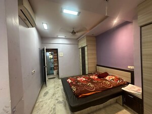 Bedroom in 1.5 BHK Apartment at Chembur – for Rent