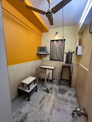 Bedroom in 1.5 BHK Apartment at Chembur – for Rent