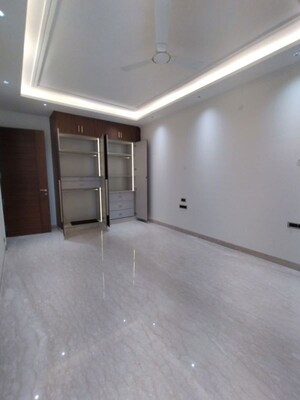 Room in 3 BHK Builder Floor at Greater Kailash – for Rent