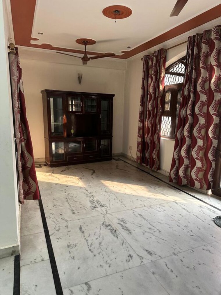  Parking, sector 21 3 Bedroom 3090 Sq.Ft. Builder Floor In Sector 21 Gurgaon 10542248