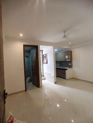 Room in 1 BHK Builder Floor at Saket – for Rent