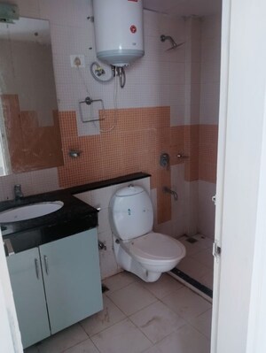 Team Area in 3.5 BHK Apartment at BPTP Mansions, Sector 66 – for Rent