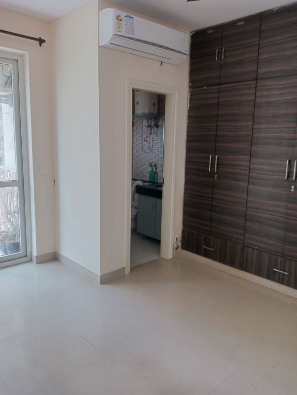 3.5 BHK + Servant Room 2050 Sq.Ft. Apartment in BPTP Mansions