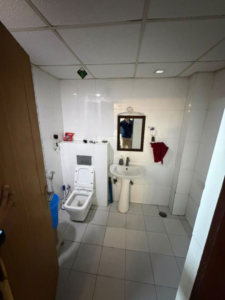 Bathroom, supertech-cape-town 2 Bedroom 1082 Sq.Ft. Apartment In Sector 74 Noida 10542290