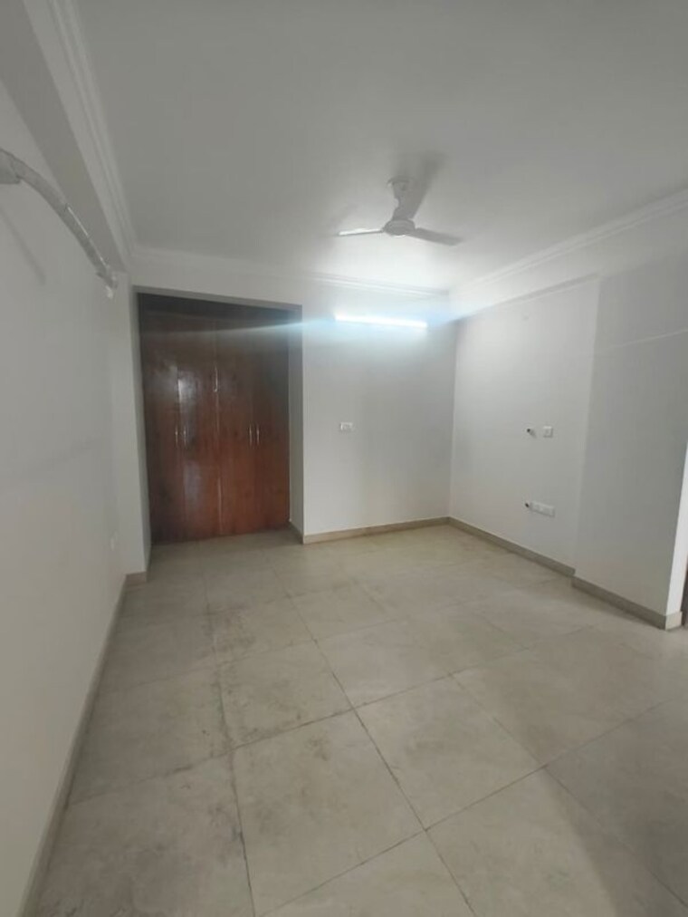Room, sector 23 3.5 Bedroom 1800 Sq.Ft. Villa In Sector 23 Gurgaon 10542295