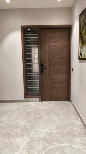 Room in 1 BHK Builder Floor at Sector 23 – for Rent