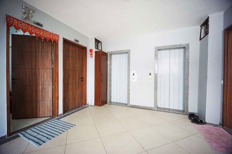 Room, sarkhej 2 Bedroom 120 Sq.Yd. Apartment In Sarkhej Ahmedabad 10542322