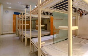 Room in  Pg at Fort – for Rent
