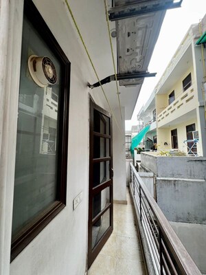 Balcony in 1 BHK Builder Floor at Sector 21 – for Rent