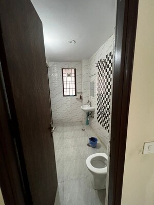 Bathroom in 1 BHK Builder Floor at Sector 21 – for Rent