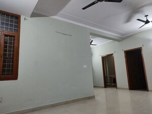 Room in 3 BHK Apartment at Ajnara Homes, Sector 16b Greater Noida – for Sale