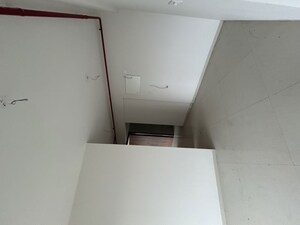 Room in 2 BHK Apartment at Avant Heritage, Jogeshwari East – for Rent