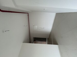 Room in 2 BHK Apartment at Avant Heritage, Jogeshwari East – for Rent