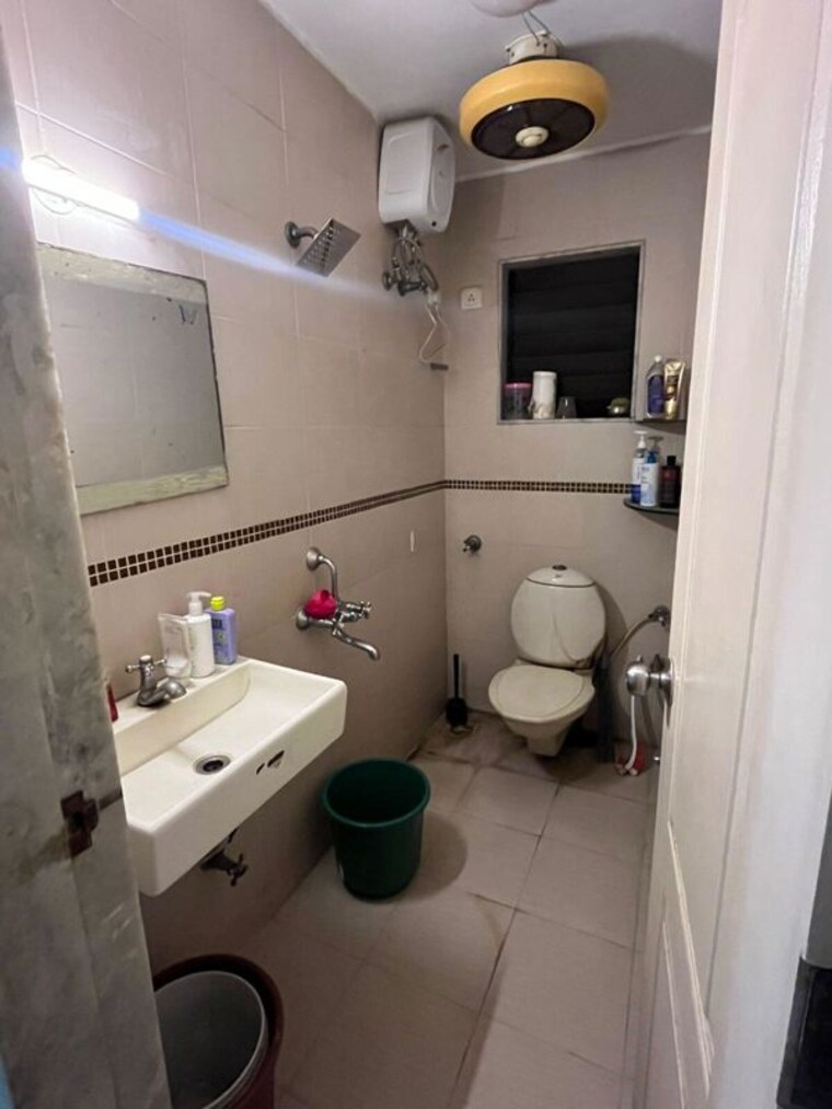 Bathroom, kesar-gardens 3 Bedroom 1500 Sq.Ft. Apartment In Kharghar Navi Mumbai 10542392