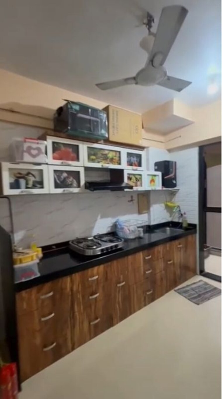 Kitchen, sindhi-society 2 Bedroom 800 Sq.Ft. Apartment In Chembur Mumbai 10542395