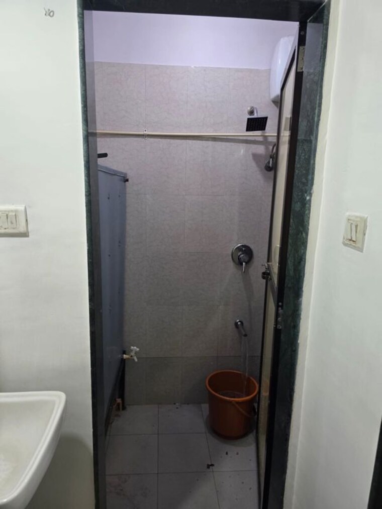 Attached Bathroom, sanghvi-sonas-tower 1 Bedroom 360 Sq.Ft. Apartment In Parel Mumbai 10542410