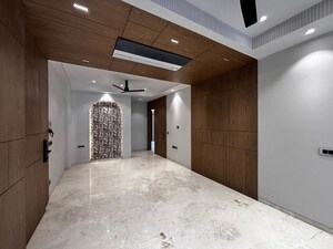 Room in 3 BHK Builder Floor at Sector 22 – for Rent