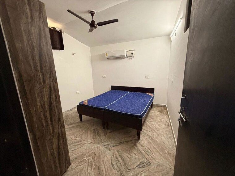 Bathroom, sector 23 2 Bedroom 2200 Sq.Ft. Builder Floor In Sector 23 Gurgaon 10542398